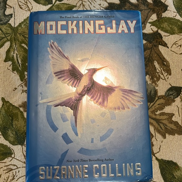 Hunger Games Book Set 1 2 3 4 Book Hardcover Fiction - Picture 13 of 17